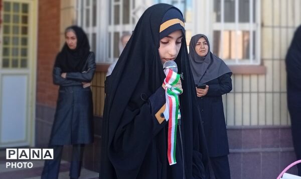 جشن جوانه‌ها در دبیرستان مهر پدری؛ آغاز یک سال پر از خاطره