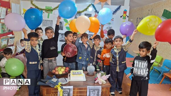 برگزاری جشن هفته ملی کودک و مراسم قصه‌ گویی در کودکستان گل‌‌های نرجس معمولان
