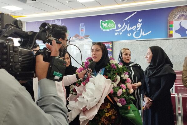 مراسم استقبال از دانش‌آموز مدال آور