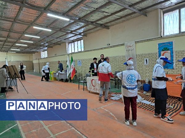 جشنواره رقابت های علمی مهارتی سفیران سلامت شهرستان قدس