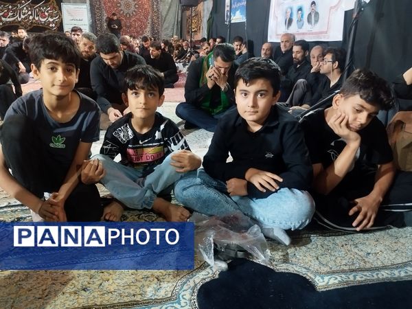 مراسم پرشور عزاداری شب تاسوعای حسینی در مسجد موسی‌ بن جعفر(ع) قروه