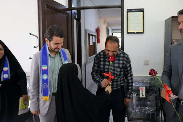  تقدیر خبرنگاران پانا از حوزه اداری اداره کل آموزش و پرورش به مناسبت روز معلم