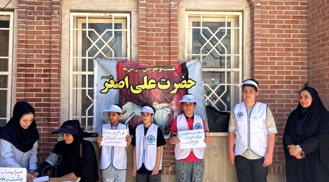 برپایی میز خدمت و ایستگاه پایش سلامتی توسط مراقبین سلامت مدارس