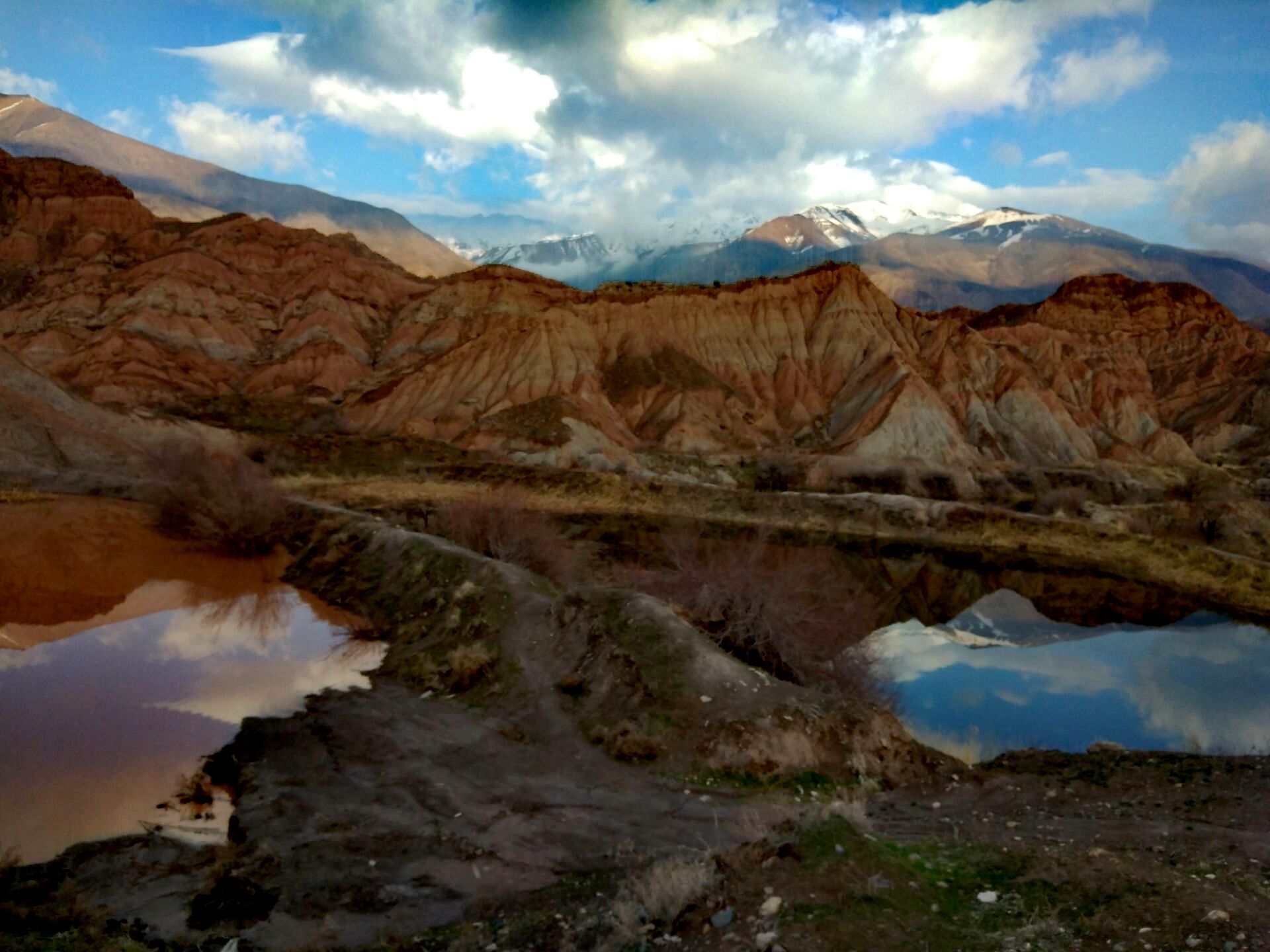 درهٔ پرستو ها در شهر نیشابور
