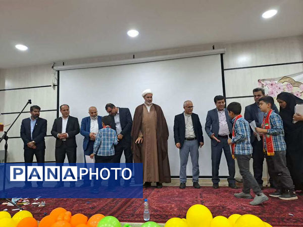  تجلیل از مدیران، مربیان و دانش‌آموزان پیشتاز شهرستان عسلویه