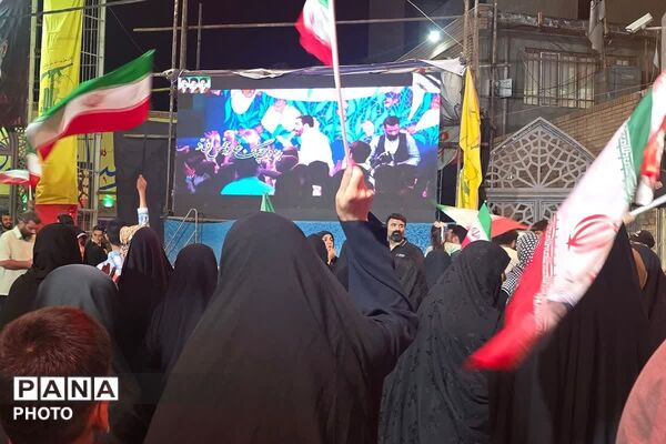 بیعت مردم در شب عید غدیروشعار ایستادگی در مسیر آرمان‌های انقلاب