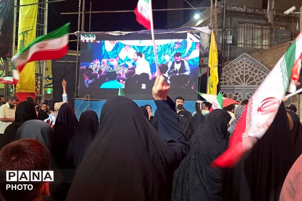 بیعت مردم در شب عید غدیروشعار ایستادگی در مسیر آرمان‌های انقلاب