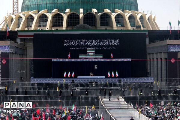 حماسه تشییع؛ امت ولایتمدار با رهبر خود تجدید میثاق کرد
