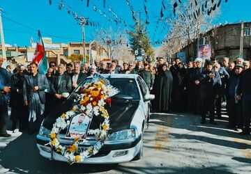 مراسم تشیع پیکر شهید رضا یوسف‌وند در شهرستان سلسله با حضور مردم و مسئولین برگزار شد