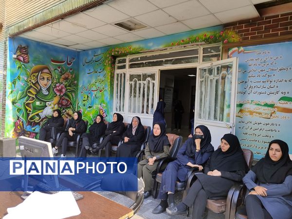 گرامیداشت هفته سلامت‌روان در دبیرستان میرزا جعفر سروقد خراسان رضوی 