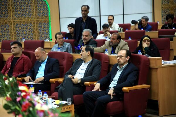 نشست صمیمی مدیران رسانه با استاندار قم