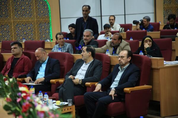 نشست صمیمی مدیران رسانه با استاندار قم