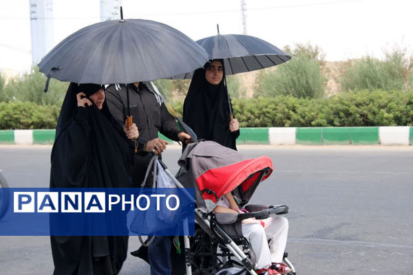 جلوه‌های زیبای انس و همدلی در خدمت به ارادتمندان سیدالشهدا(ع)