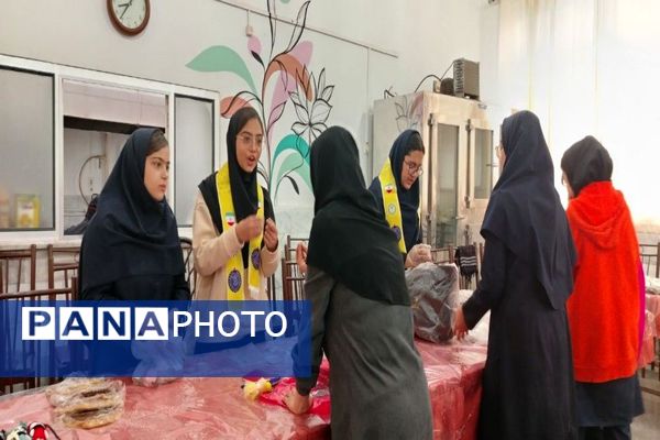 برپایی نمایشگاه و بازارچه کارو فناوری در دبیرستان شهید مجید دهنوی نیشابور