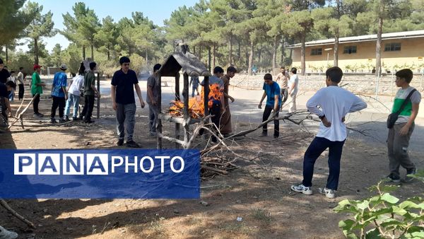 خودکفایی در آشپزی؛ دانش‌آموزان جوجه را از زغال تا سفره رساندند