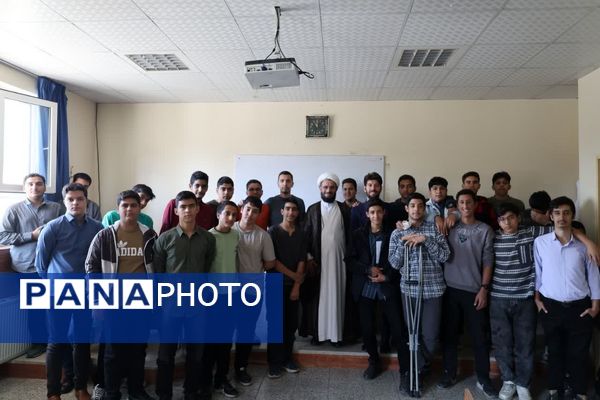 حضور پرشور دختران و پسران شهریار در روز استکبار ستیزی