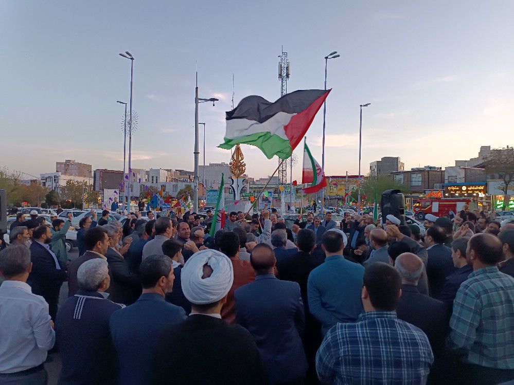 جشن پیروزی عملیات وعده صادق در میانه