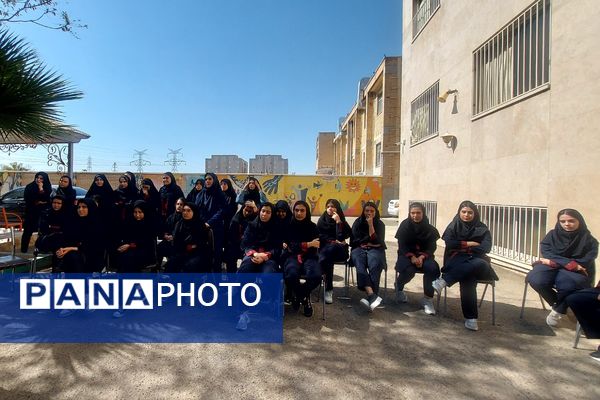 گرامیداشت مقام آتش‌نشان در دبیرستان نمونه دولتی شهیدی باقرشهر 