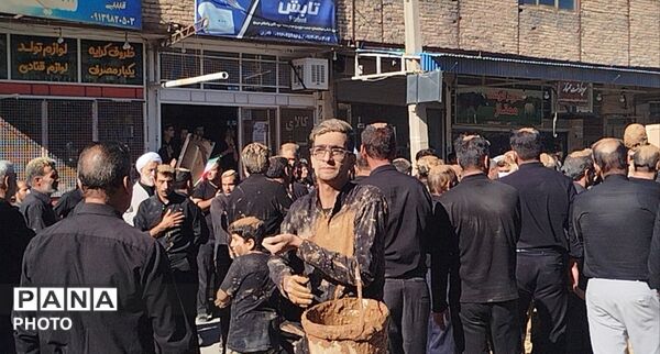 حضور گسترده مردم چهارمحال و بختیاری در مراسم عاشورای حسینی