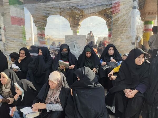 دعای ندبه باشکوه در آستانه میلاد حضرت مهدی(عج) در میدان حج یزد