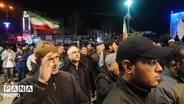 شهرستان کوهدشت هر شب خیابان هایش از مردم غیورش پر می شود