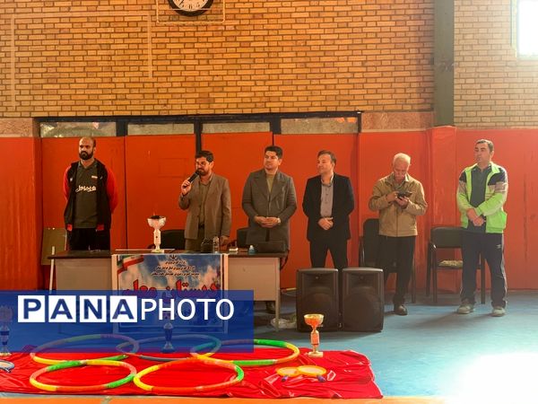 برگزاری فعالیت‌های ورزشی درون مدرسه‌ای در دبستان معلم آشخانه 