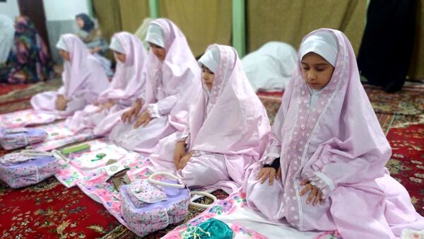 دختران آسمانی در خلوت عاشقانه مسجد