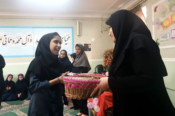 مراسم باشکوه میلاد حضرت زینب(س) و روز پرستار در مدارس شهرستان ورامین