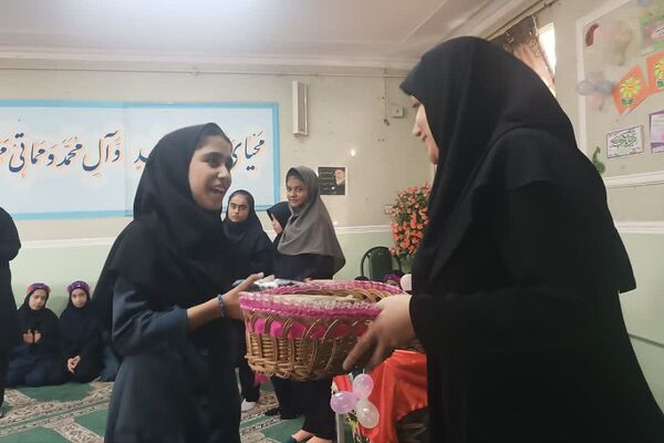 مراسم باشکوه میلاد حضرت زینب(س) و روز پرستار در مدارس شهرستان ورامین