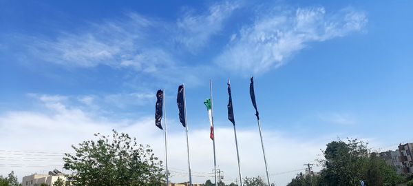 مشهد در میزبانی از فرزند شهیدش سیاه پوش شد