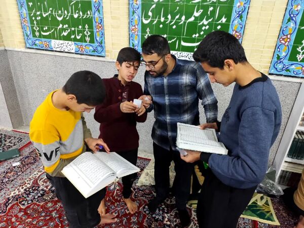 مراسم معنوی اعتکاف دانش‌آموزی در حسن‌آباد جرقویه علیا 