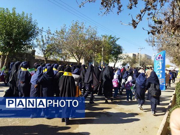 حضور پرشور مردم راز در راهپیمایی یوم‌الله ۱۳ آبان