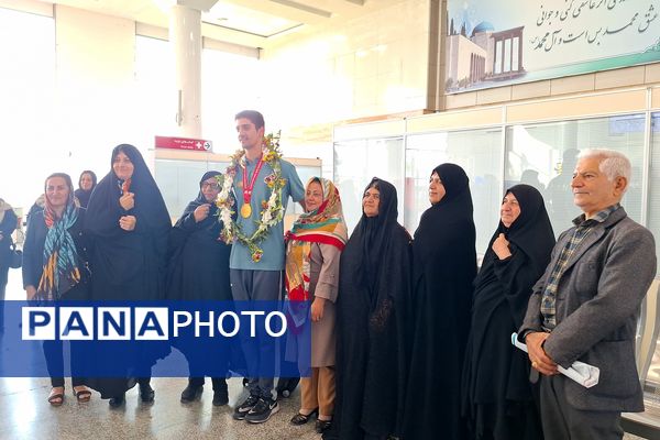 بازگشت قهرمانان با مدال طلای تکواندو کره جنوبی به شیراز