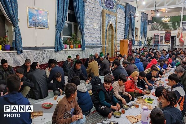 سفره های ساده افطاری در شهر بار نیشابور