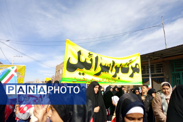 حضور پرشور دانش‌آموزان شهر بهمن در راهپیمایی ۲۲ بهمن ماه