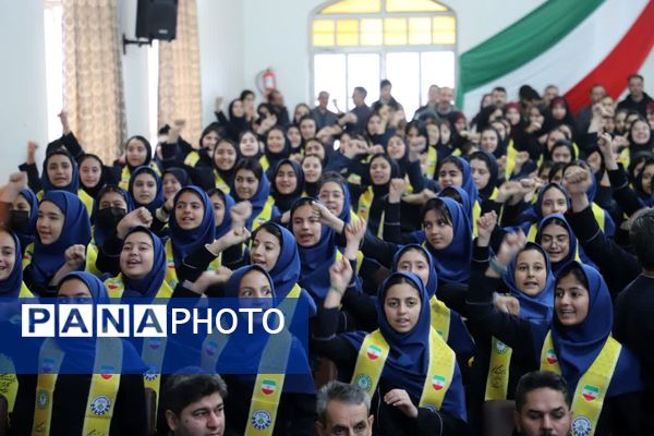 زنگ انقلاب در مدرسه خدیجه کبری ناحیه یک تبریز با حضور استاندار 