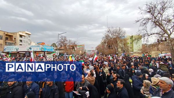 تجلی ولایتمداری در مسیر ۲۲ بهمن