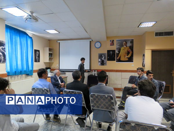 نمایشگاه علمی، پژوهشی وهنری فرداد در دبیرستان باهنر