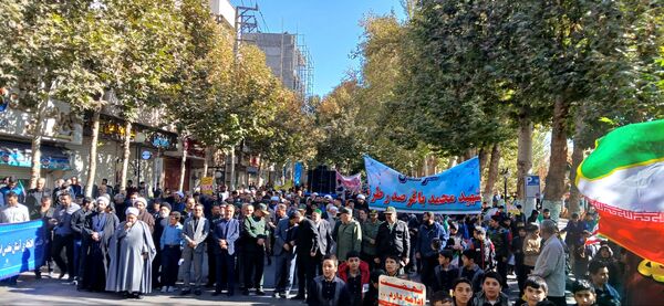 حضور پرشور مردم در راهپیمایی ۱۳ آبان طرقبه