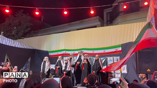 اجتماع پرشور مردم فلاحی مشهد در شب تولد جمهوری اسلامی ایران