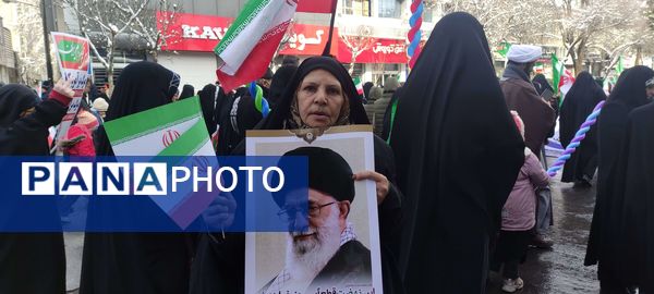 مردم مشهد بار دیگر میهن دوستی خود را به عالمیان نشان دادند