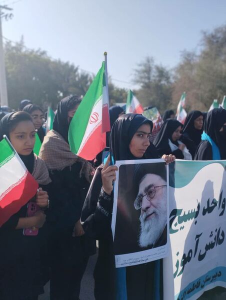جشن پیروزی انقلاب در فین