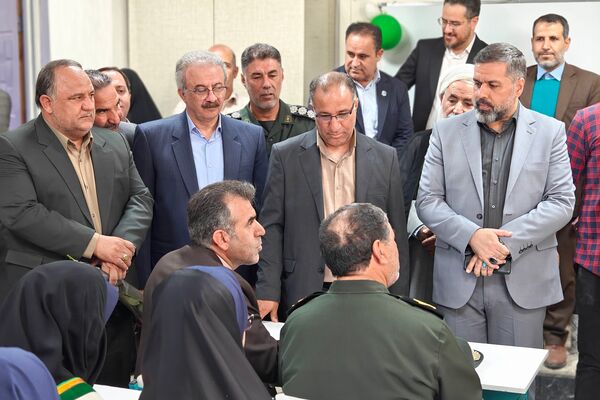 نواختن زنگ مهر و ایثار در دبیرستان عصمتیه کرمانشاه 