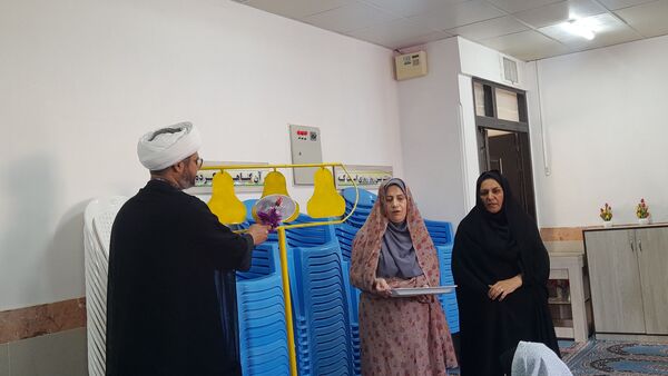 زنگ نماز در دبیرستان حضرت معصومه سلام الله علیها شهرستان خلیل‌آباد نواخته شد