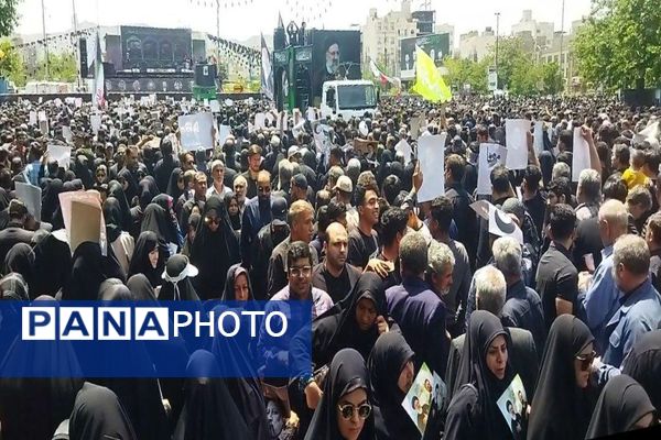 وداع تاریخی مشهدی‌ها با خادم‌الرضا؛ شهید جمهور