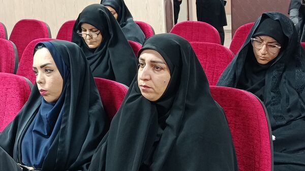 برگزاری دوره ضمن خدمت فعالیت های مکمل آموزشی و پرورشی در شهرستان ملارد
