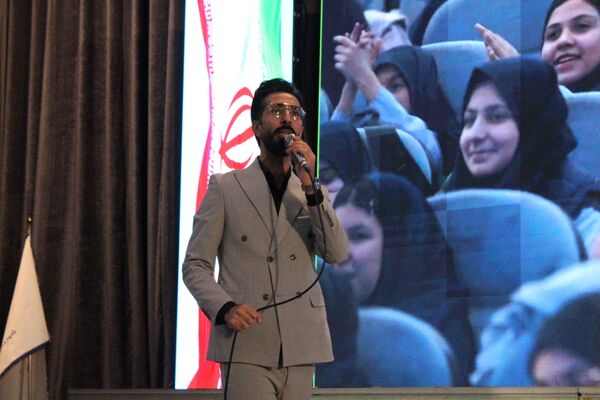جشن باشکوه هه فجر در سالن نژاد فلاح کرج