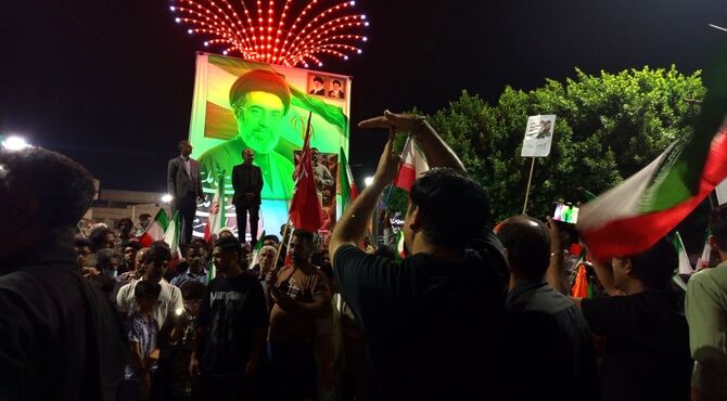 سوزاندن تابوت نمادین آمریکا و تاکید بر ادامه تلاش‌ها