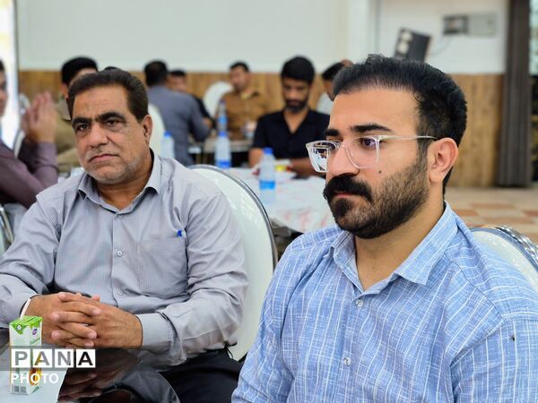 مراسم تجلیل و تقدیر از فرهنگیان در عنبرآباد