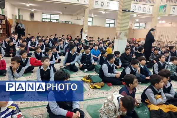 سفره افطار در دبستان شاهد بهنام محمدی ناحیه 2 کرج 